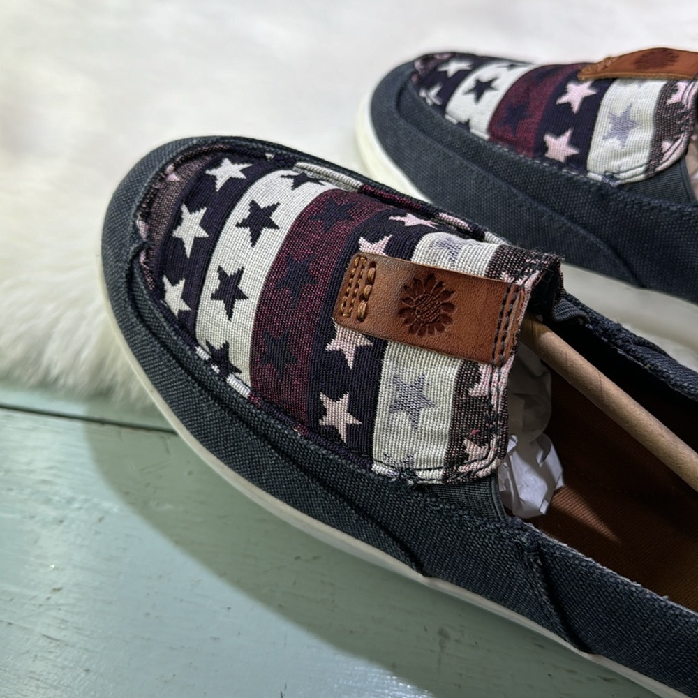 Yellow Box slip ons - Picture 7 of 8